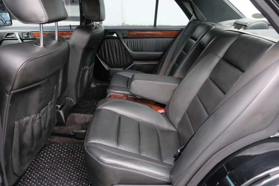 Интерьер Mercedes-Benz 500 E (W124) 1992 года  (фото 27 из 69)